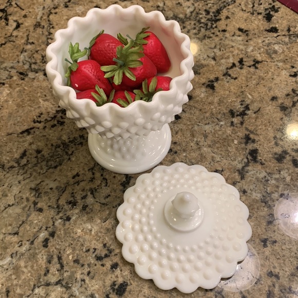 Fenton Hobnail Footed milk glass Candy Dish 🍬🍓 like new condition 💝make offer - Picture 2 of 3